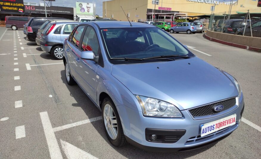 FORD FOCUS 1.6 GASOLINA 116 CV 2005 153000 KM  MANUAL