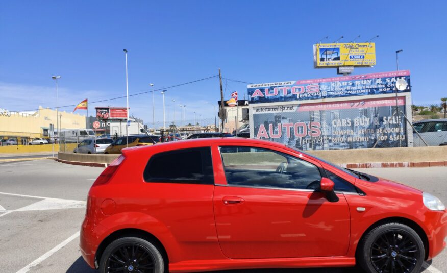 FIAT PUNTO 1.4 GASOLINA 95 CV 2006 1370.00 KM MANUAL