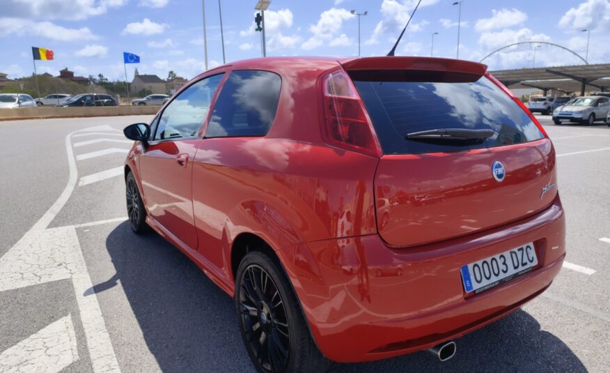 FIAT PUNTO 1.4 GASOLINA 95 CV 2006 1370.00 KM MANUAL