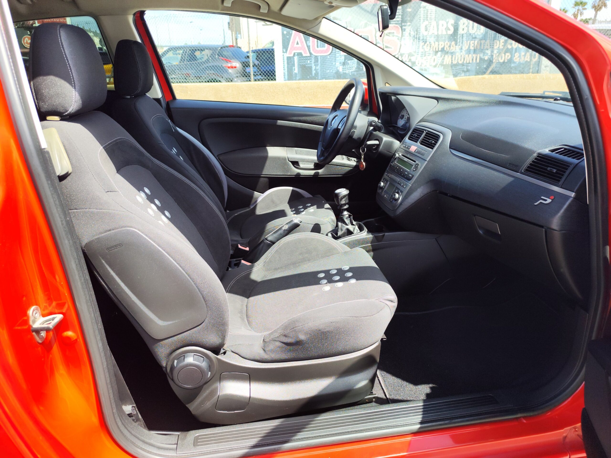 FIAT PUNTO 1.4 GASOLINA 95 CV 2006 1370.00 KM MANUAL