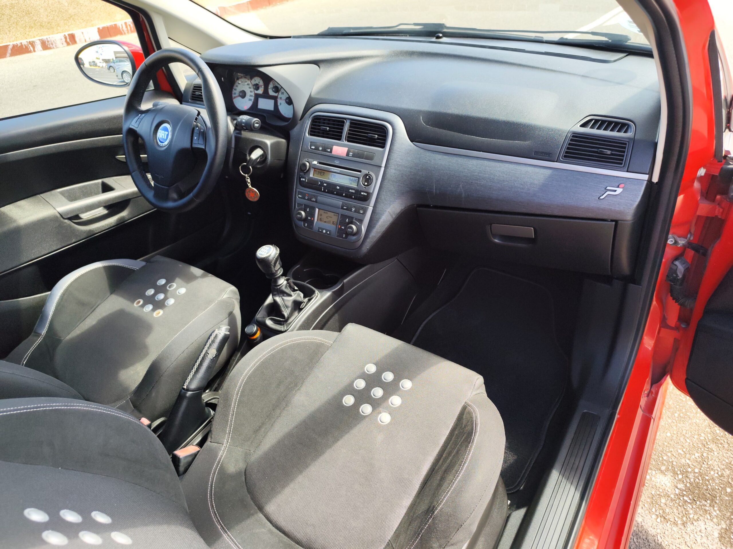 FIAT PUNTO 1.4 GASOLINA 95 CV 2006 1370.00 KM MANUAL