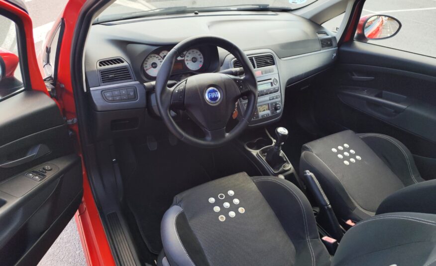 FIAT PUNTO 1.4 GASOLINA 95 CV 2006 1370.00 KM MANUAL
