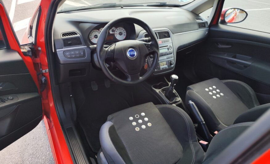 FIAT PUNTO 1.4 GASOLINA 95 CV 2006 1370.00 KM MANUAL