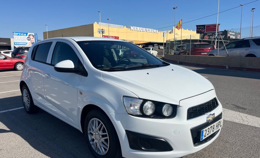 CHEVROLET AVEO 1.4 GASOLINA 100 CV 2013 135000 KM AUTOMATICO