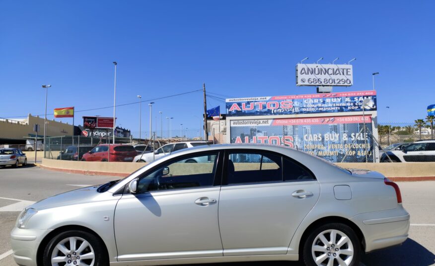 TOYOTA AVENSIS 1.8 GASOLINA 129 CV 2005 182000 KM MANUAL