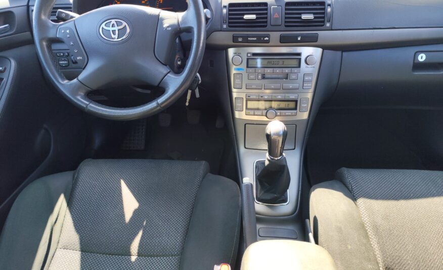 TOYOTA AVENSIS 1.8 GASOLINA 129 CV 2005 182000 KM MANUAL