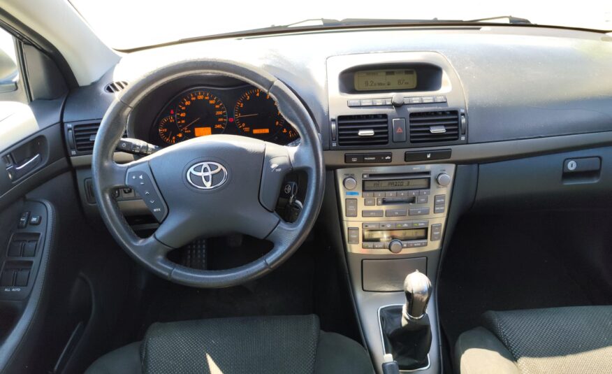 TOYOTA AVENSIS 1.8 GASOLINA 129 CV 2005 182000 KM MANUAL