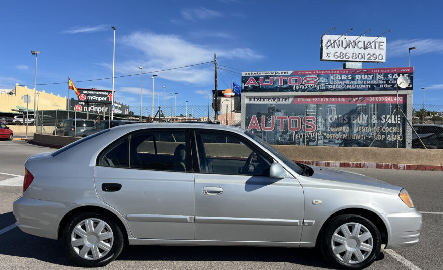 HYNDAI ACCENT 1.6 GASOLINA 105 CV 2004 153000 KM AUTOMATICO