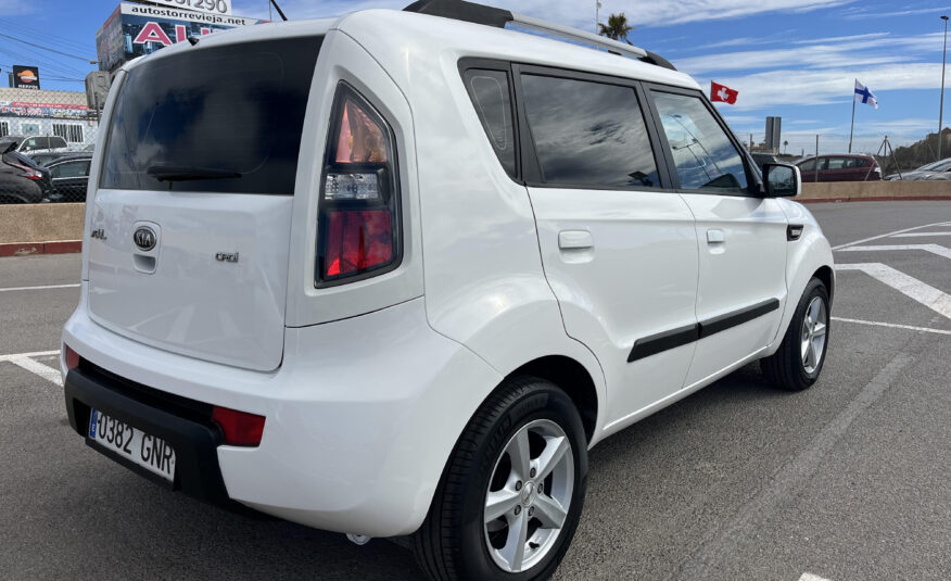 KIA SOUL 1.6 DIESEL 128 CV 2009 258000 KM MANUAL