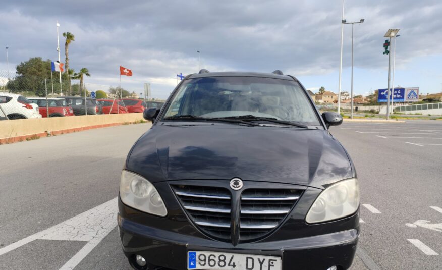 SSANGYONG RODIUS 2.7 DIESEL 162 CV 2006 207.000 AUTOMATICO 7 PLAZAS