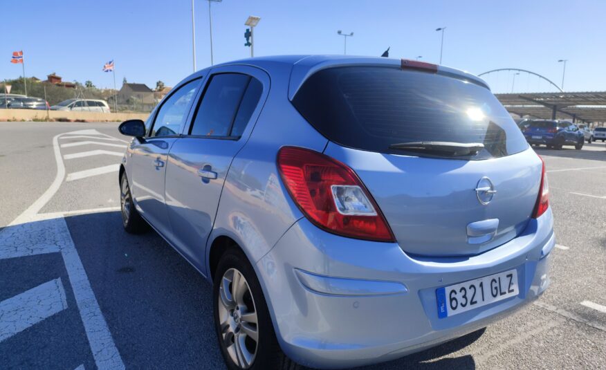 OPEL CORSA 1.4 GASOLINA 90 CV 2009 148.000 KM AUTOMATICO