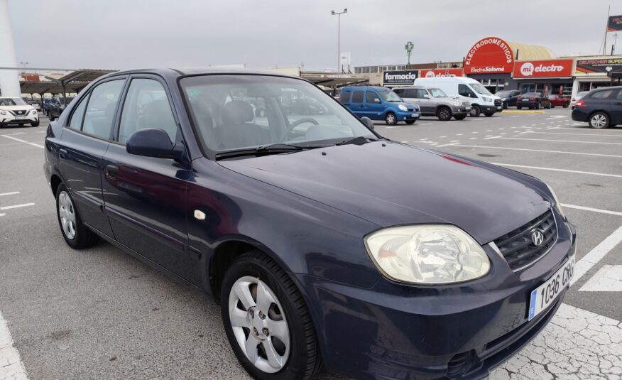 HYUNDAI ACCENT 1.3 GASOLINA 84 CV 2004 90.000 KM  MANUAL