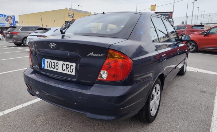 HYUNDAI ACCENT 1.3 GASOLINA 84 CV 2004 90.000 KM  MANUAL