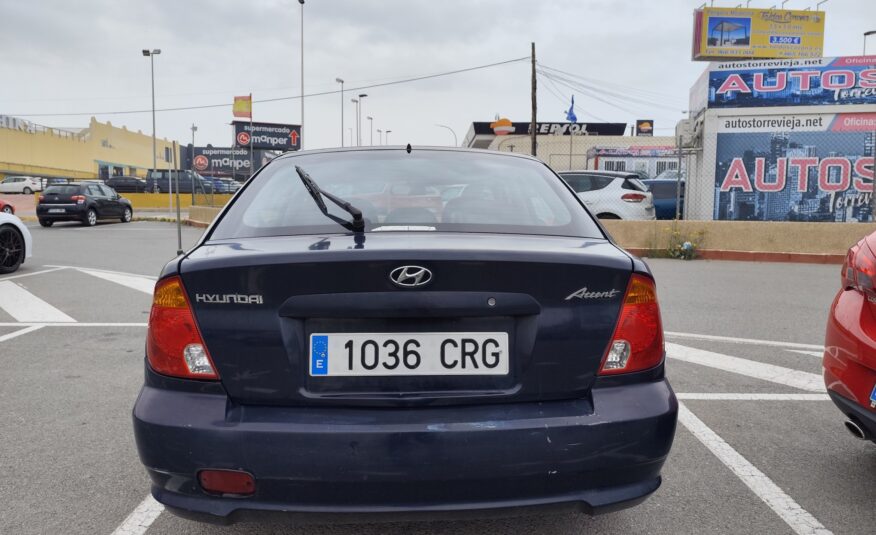 HYUNDAI ACCENT 1.3 GASOLINA 84 CV 2004 90.000 KM  MANUAL