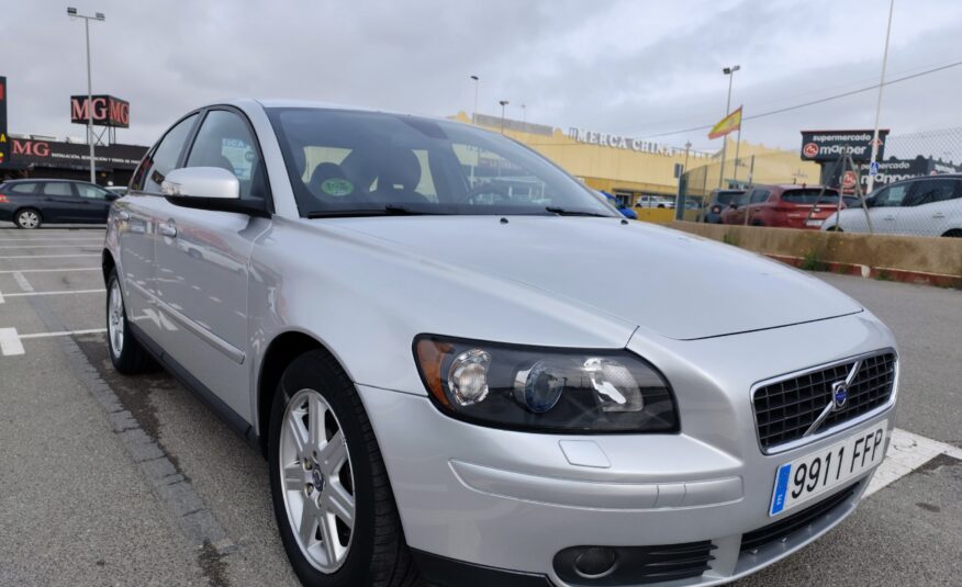 VOLVO S40 2.4 GASOLINA 140 CV 2006 168.000 KM AUTOMATICO