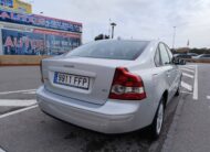 VOLVO S40 2.4 GASOLINA 140 CV 2006 168.000 KM AUTOMATICO