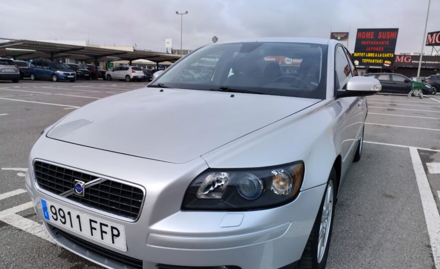 VOLVO S40 2.4 GASOLINA 140 CV 2006 168.000 KM AUTOMATICO