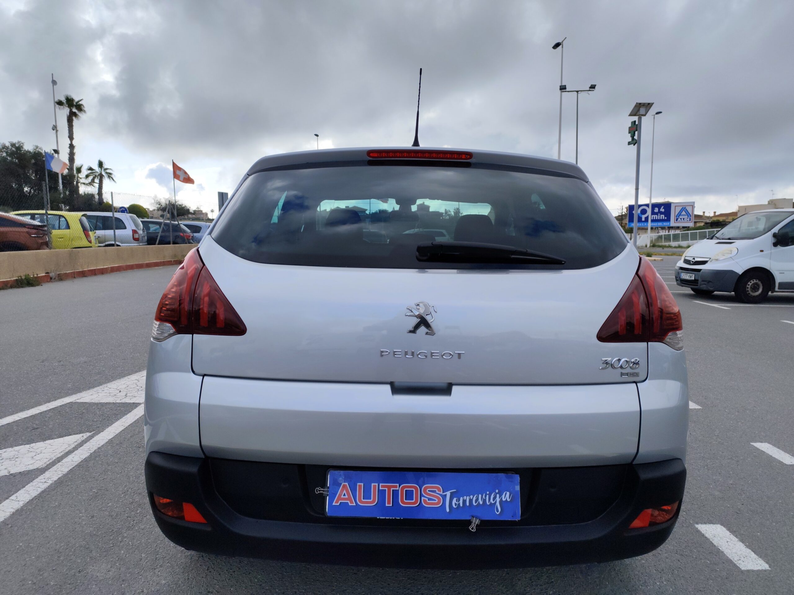 PEUGEOT 3008 1.6 DIESEL 115 CV 2014 143.000 KM AUTOMATICO