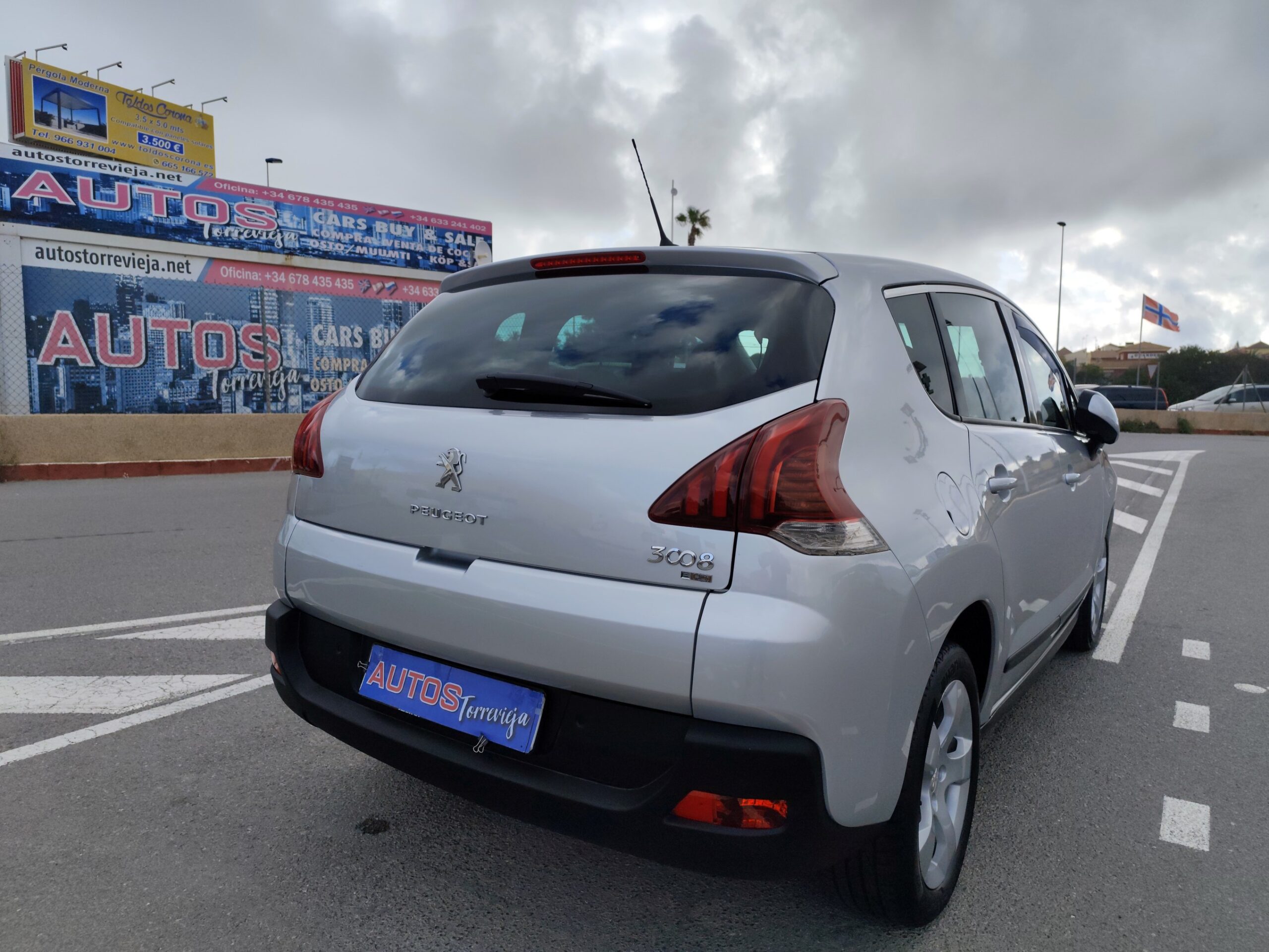 PEUGEOT 3008 1.6 DIESEL 115 CV 2014 143.000 KM AUTOMATICO