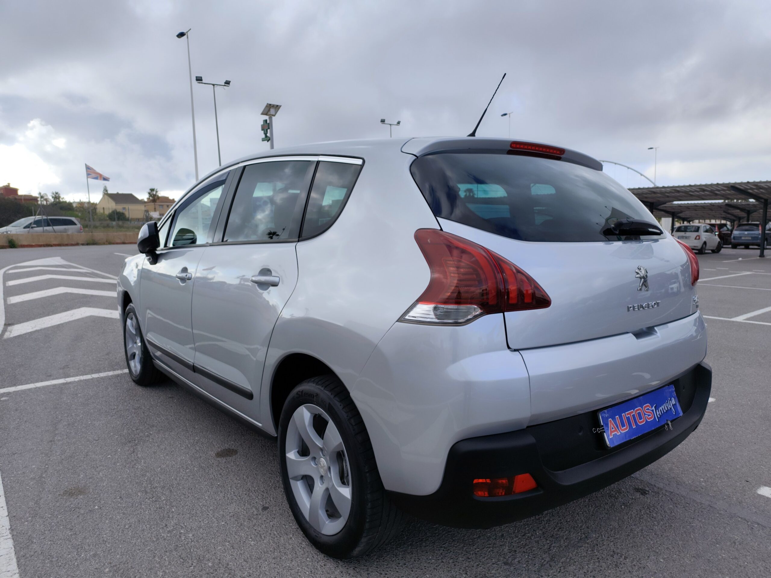 PEUGEOT 3008 1.6 DIESEL 115 CV 2014 143.000 KM AUTOMATICO