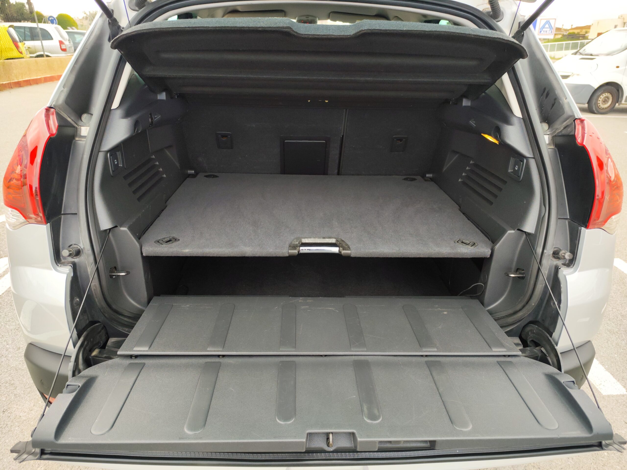 PEUGEOT 3008 1.6 DIESEL 115 CV 2014 143.000 KM AUTOMATICO