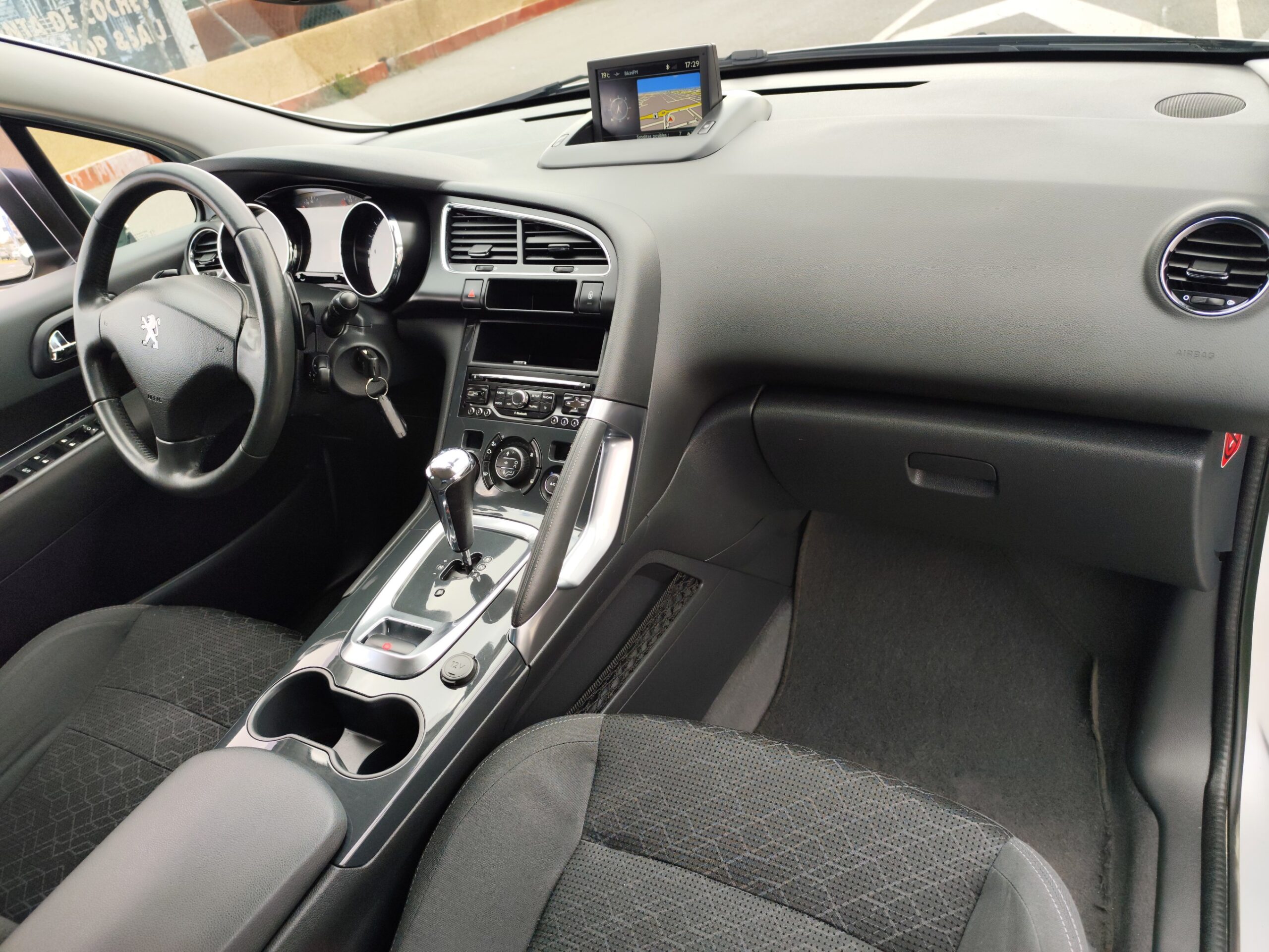 PEUGEOT 3008 1.6 DIESEL 115 CV 2014 143.000 KM AUTOMATICO