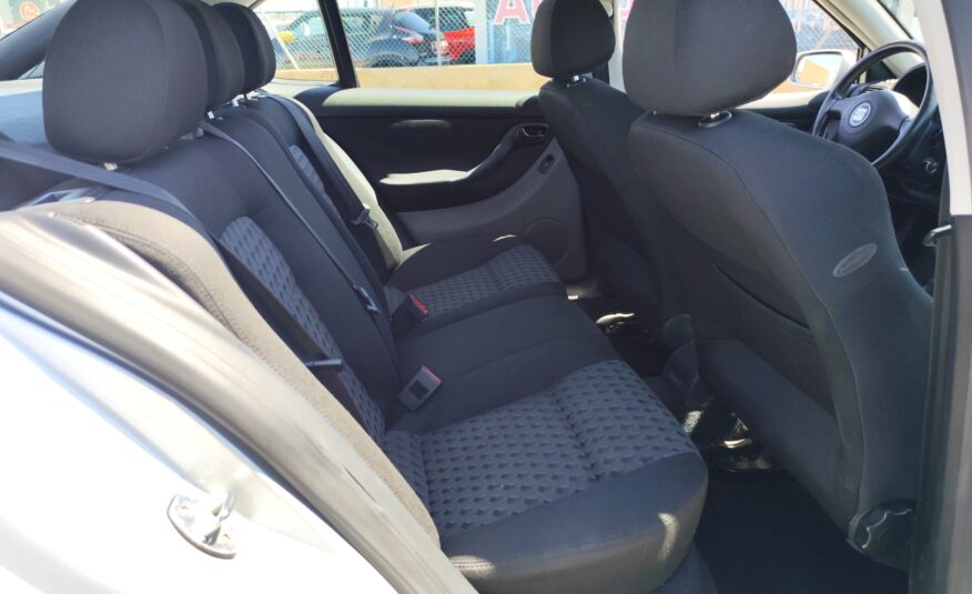 SEAT LEON 1.6 GASOLINA 105 CV 83.000 KM 2002 MANUAL