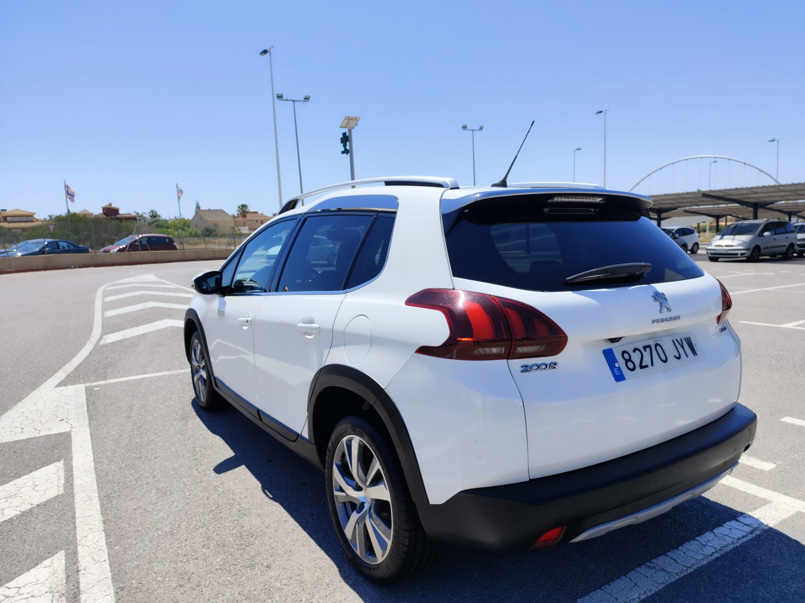 PEUGEOT 2008 1.2 GASOLINA 130 CV 122.000 KM 2017 MANUAL