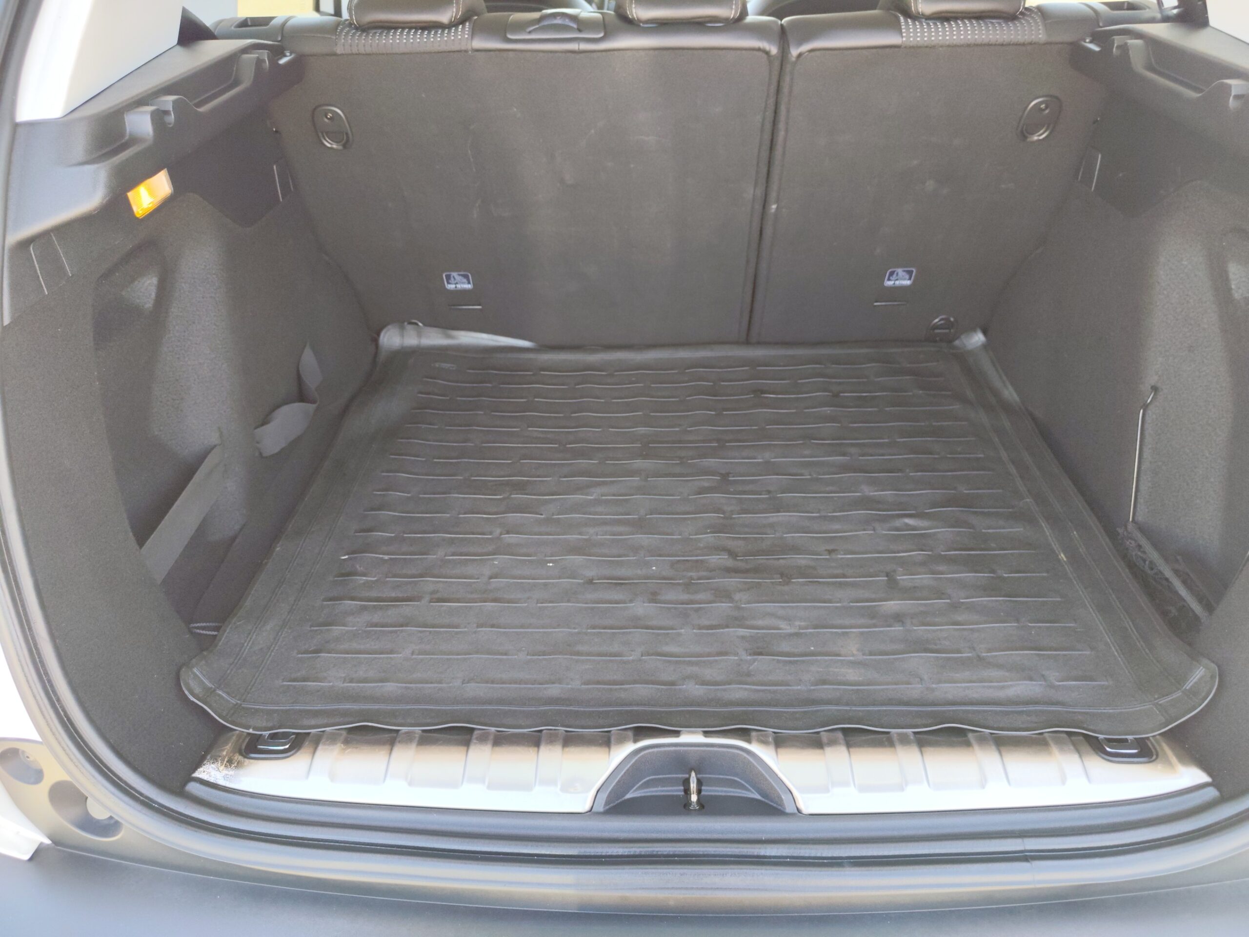 PEUGEOT 2008 1.2 GASOLINA 130 CV 122.000 KM 2017 MANUAL