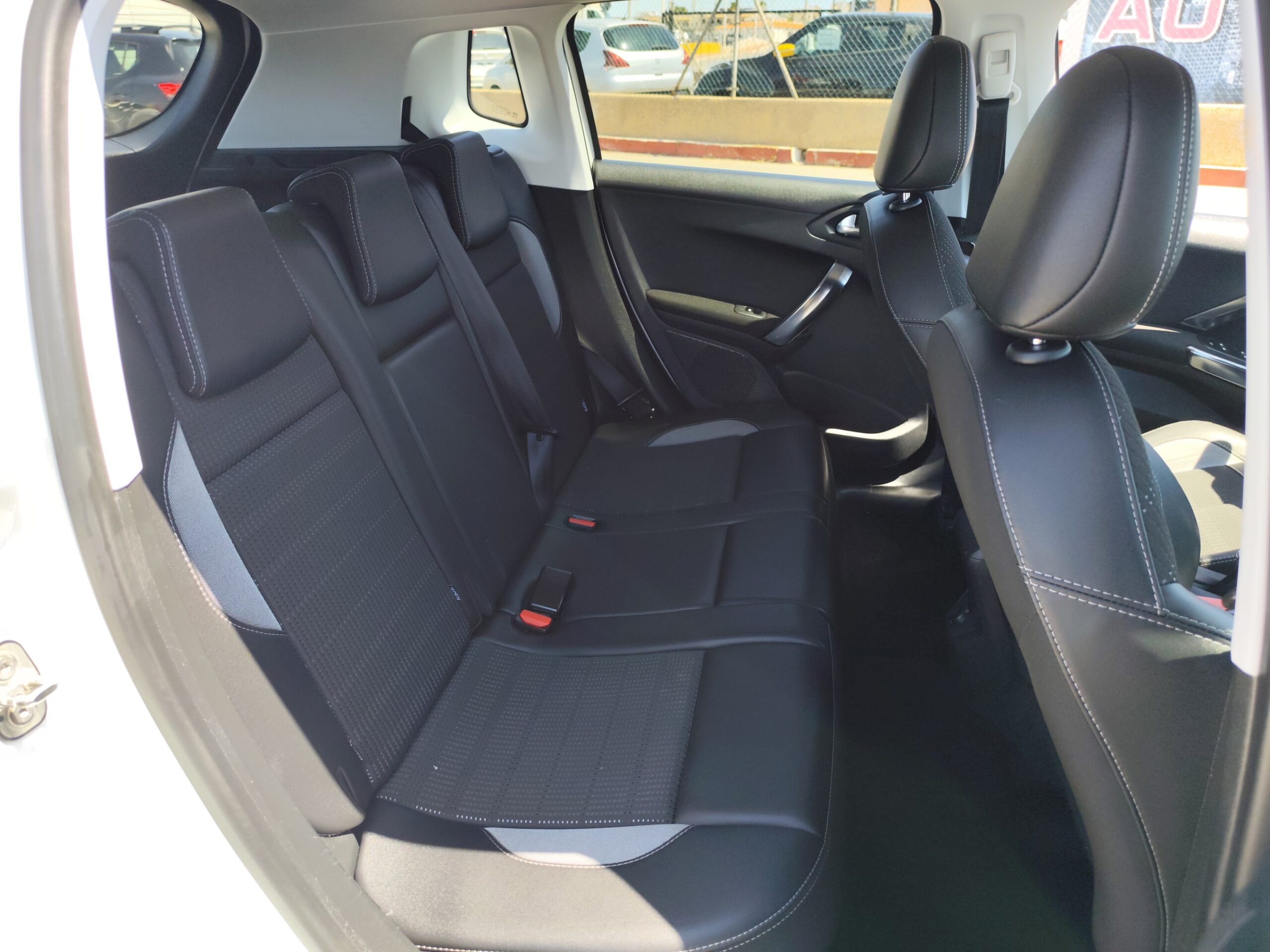 PEUGEOT 2008 1.2 GASOLINA 130 CV 122.000 KM 2017 MANUAL