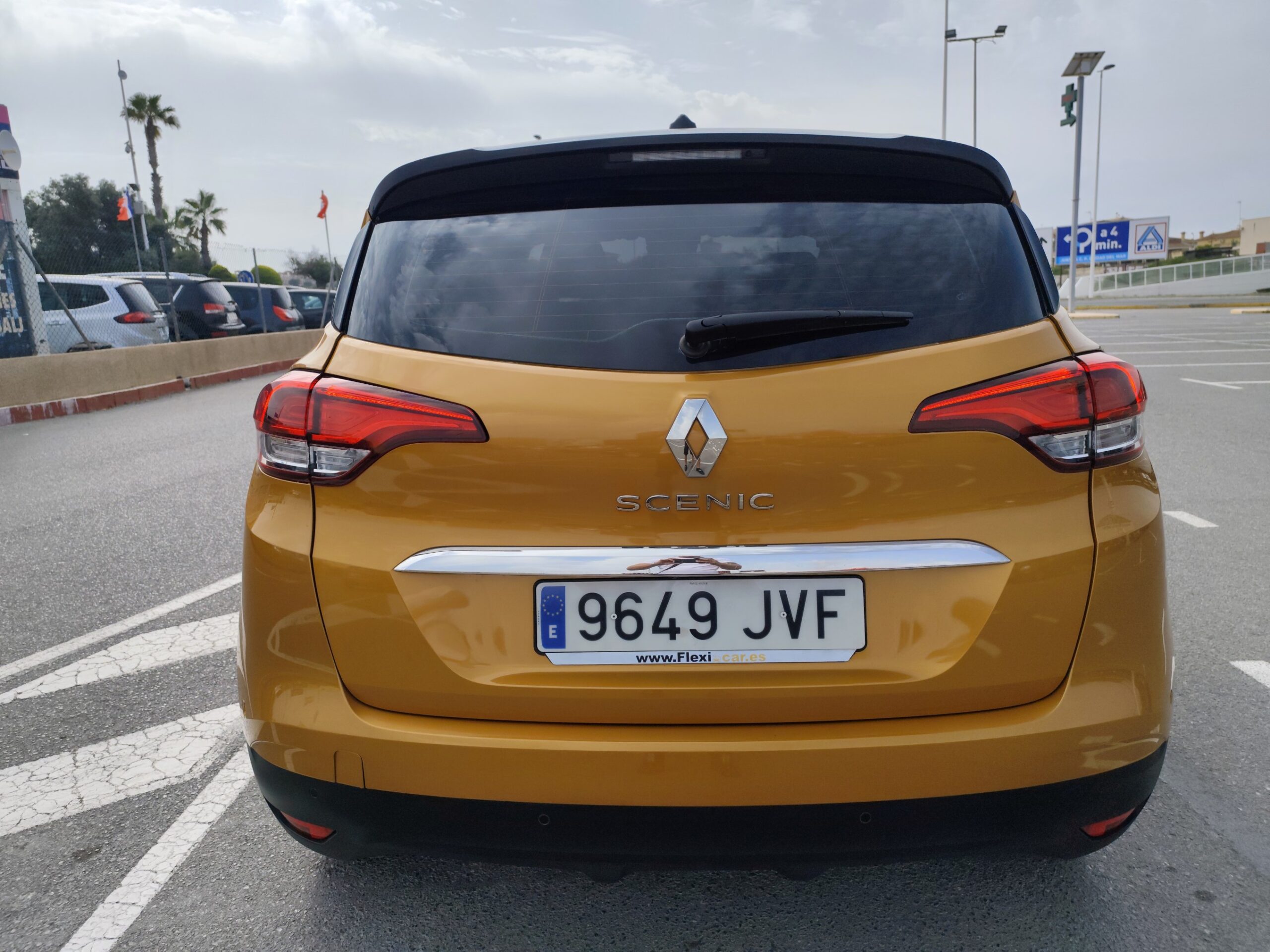 RENAULT SCENIC 1.6 DIESEL 130 CV 2016 200.000 KM MANUAL