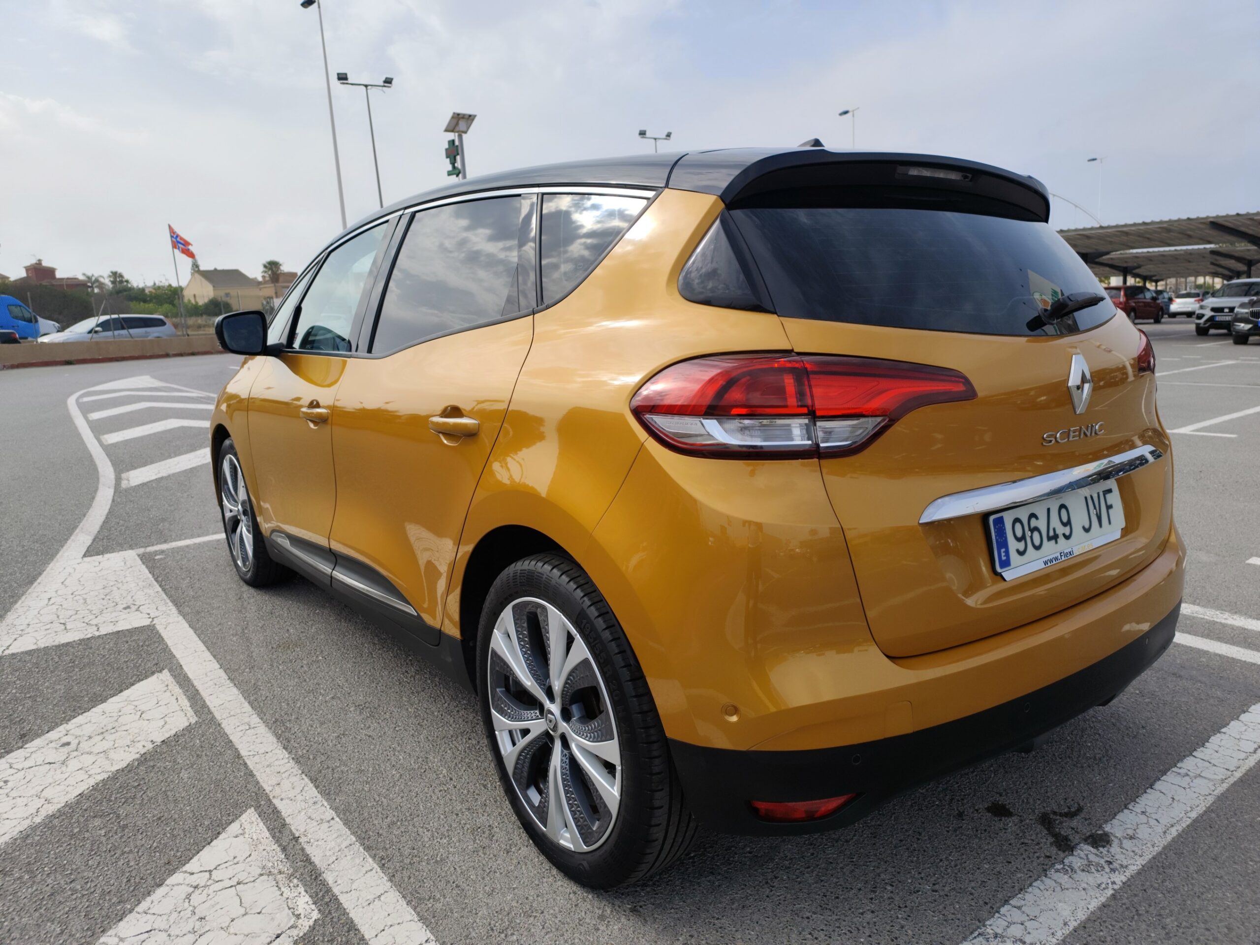 RENAULT SCENIC 1.6 DIESEL 130 CV 2016 200.000 KM MANUAL