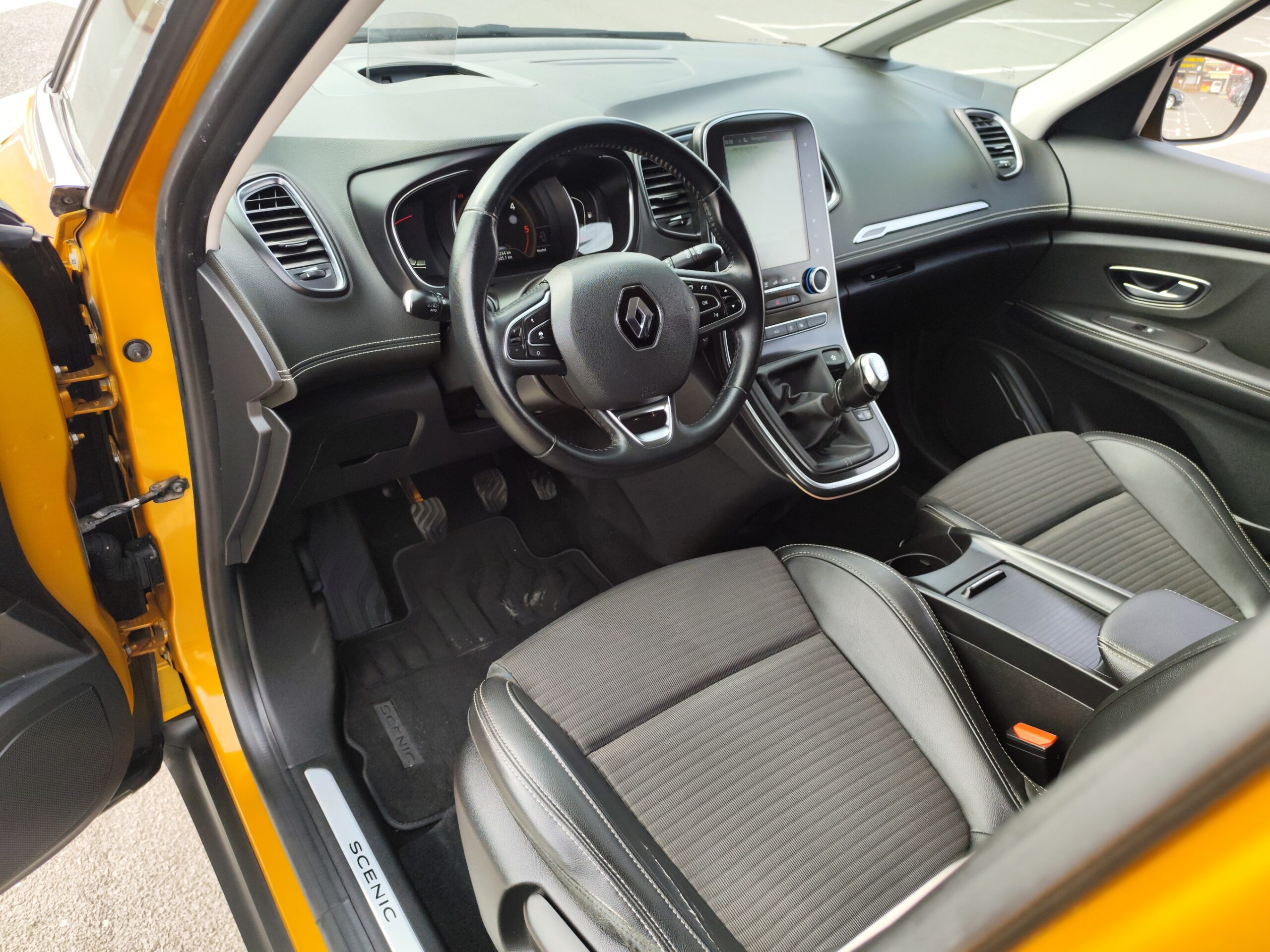 RENAULT SCENIC 1.6 DIESEL 130 CV 2016 200.000 KM MANUAL