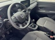 DACIA SANDERO 1.0 GASOLINA 2023 90 CV SOLO 13.000 KM  MANUAL