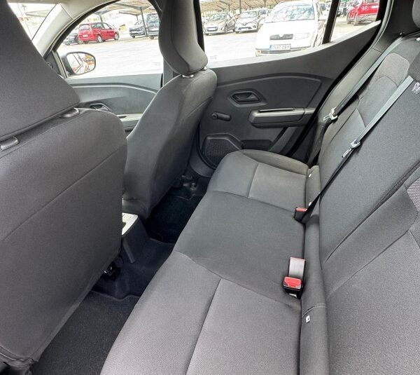 DACIA SANDERO 1.0 GASOLINA 2023 90 CV SOLO 13.000 KM  MANUAL