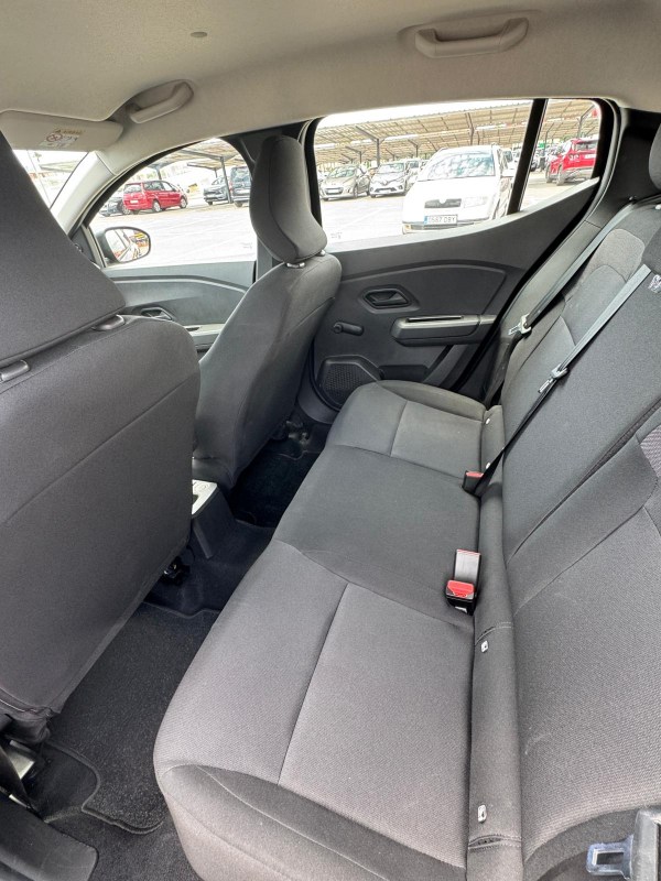 DACIA SANDERO 1.0 GASOLINA 2023 90 CV SOLO 13.000 KM  MANUAL