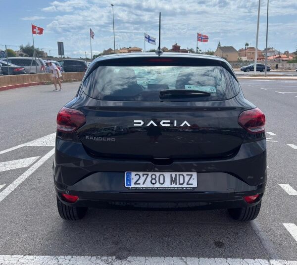 DACIA SANDERO 1.0 GASOLINA 2023 90 CV SOLO 13.000 KM  MANUAL