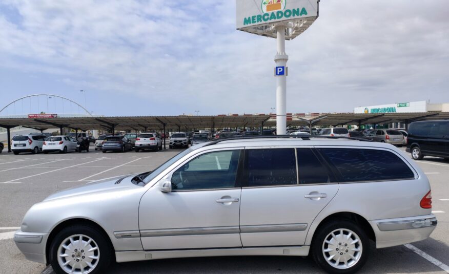 MERCEDES-BENZ E-320 4MAT 3.2 GASOLINA 224 CV 272.000 KM 2000 AUTOMATICO