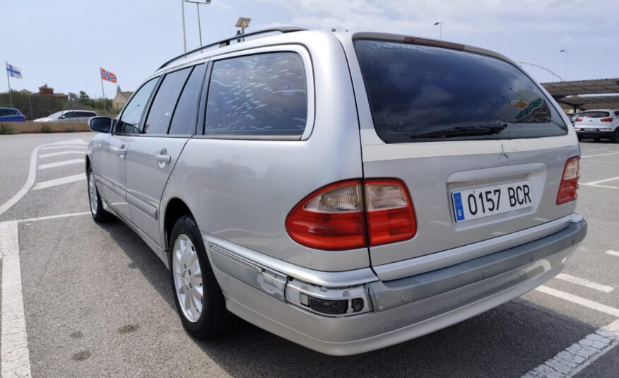MERCEDES-BENZ E-320 4MAT 3.2 GASOLINA 224 CV 272.000 KM 2000 AUTOMATICO