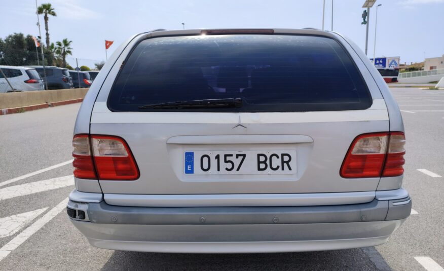 MERCEDES-BENZ E-320 4MAT 3.2 GASOLINA 224 CV 272.000 KM 2000 AUTOMATICO