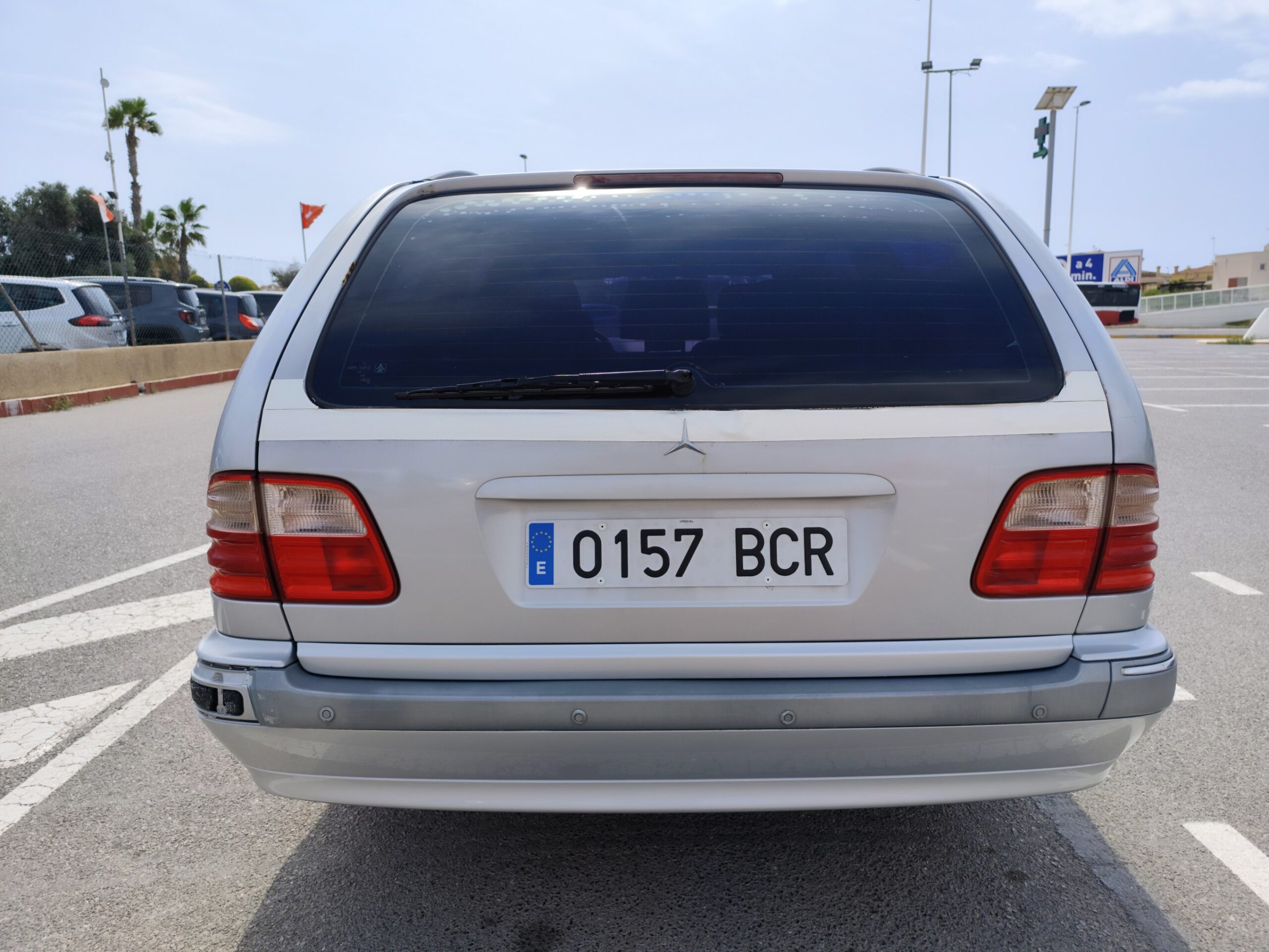 MERCEDES-BENZ E-320 4MAT 3.2 GASOLINA 224 CV 272.000 KM 2000 AUTOMATICO