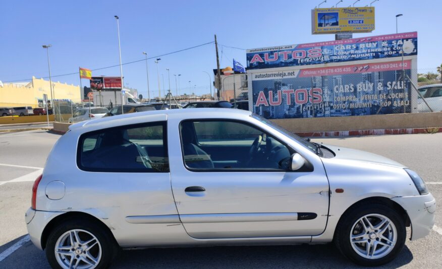 RENAULT CLIO 1.5 DIESEL 82 CV 294.000 KM 2005 MANUAL