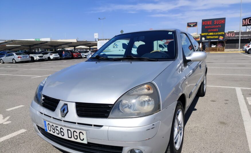 RENAULT CLIO 1.5 DIESEL 82 CV 294.000 KM 2005 MANUAL
