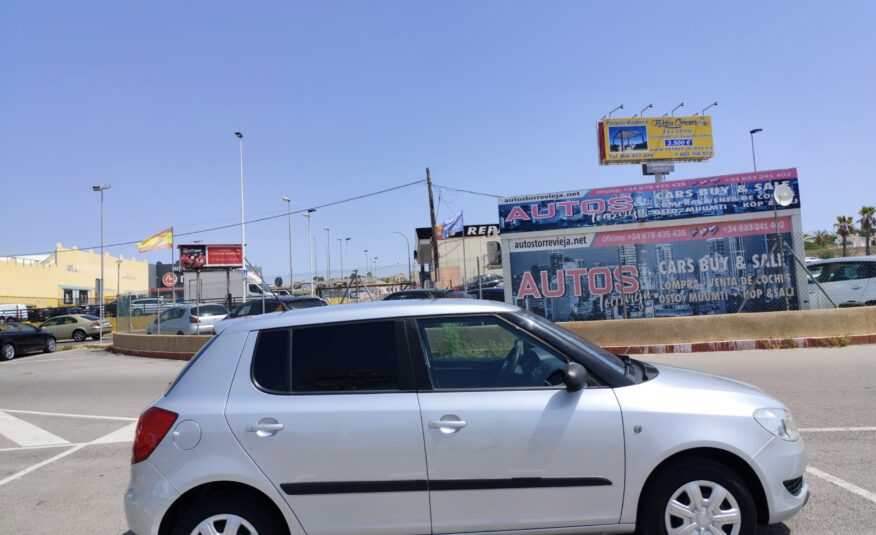 SKODA FABIA 1.2 GASOLINA 60 CV 102.000 KM 2010 MANUAL