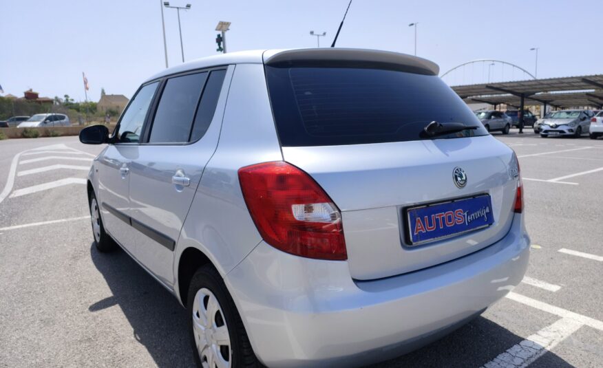 SKODA FABIA 1.2 GASOLINA 60 CV 102.000 KM 2010 MANUAL