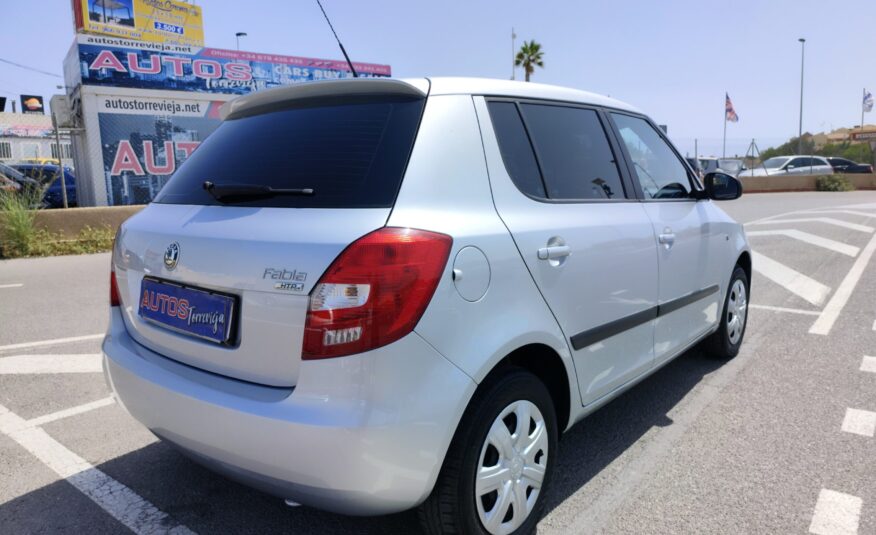 SKODA FABIA 1.2 GASOLINA 60 CV 102.000 KM 2010 MANUAL