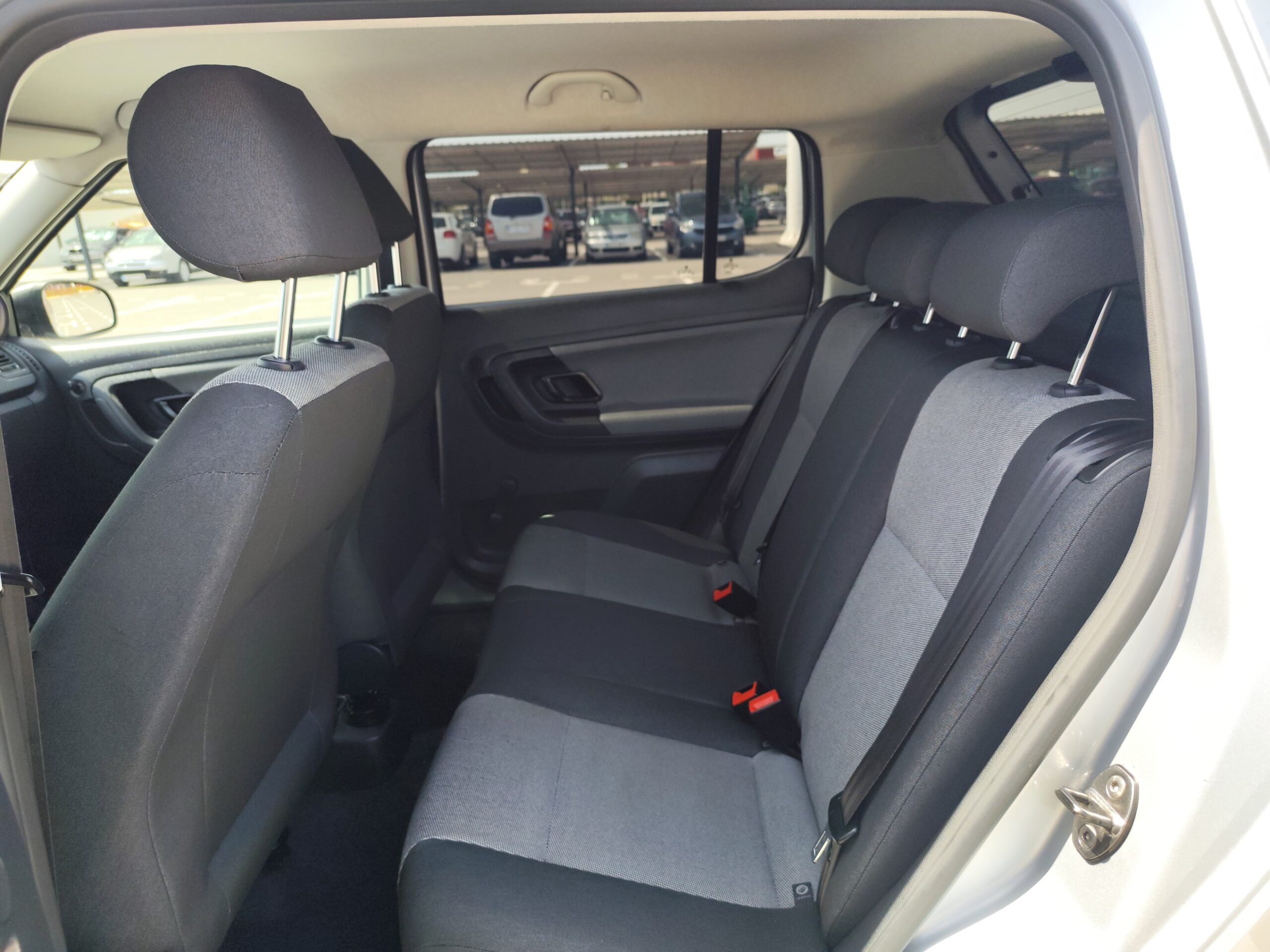 SKODA FABIA 1.2 GASOLINA 60 CV 102.000 KM 2010 MANUAL