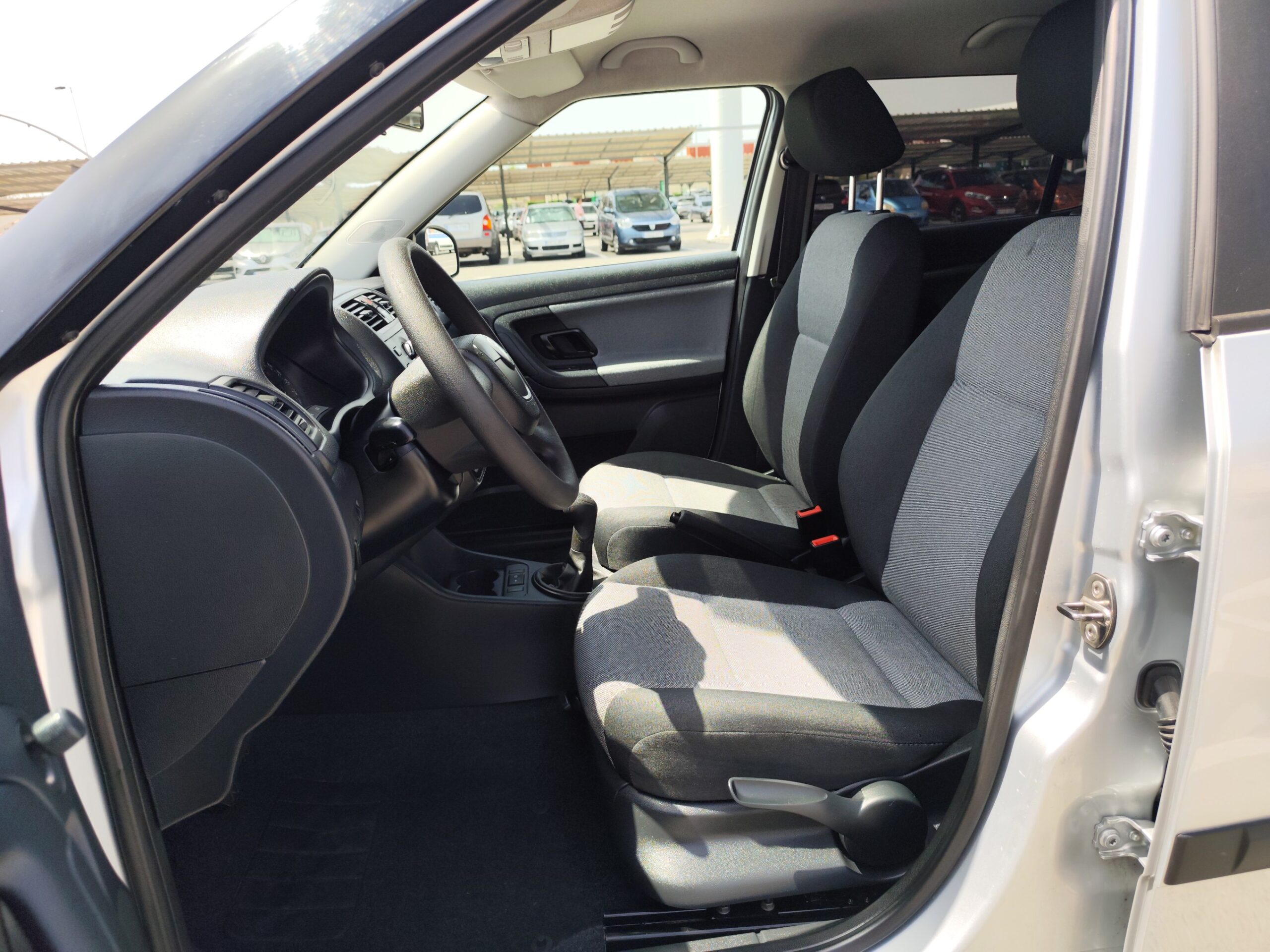 SKODA FABIA 1.2 GASOLINA 60 CV 102.000 KM 2010 MANUAL