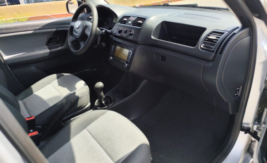 SKODA FABIA 1.2 GASOLINA 60 CV 102.000 KM 2010 MANUAL