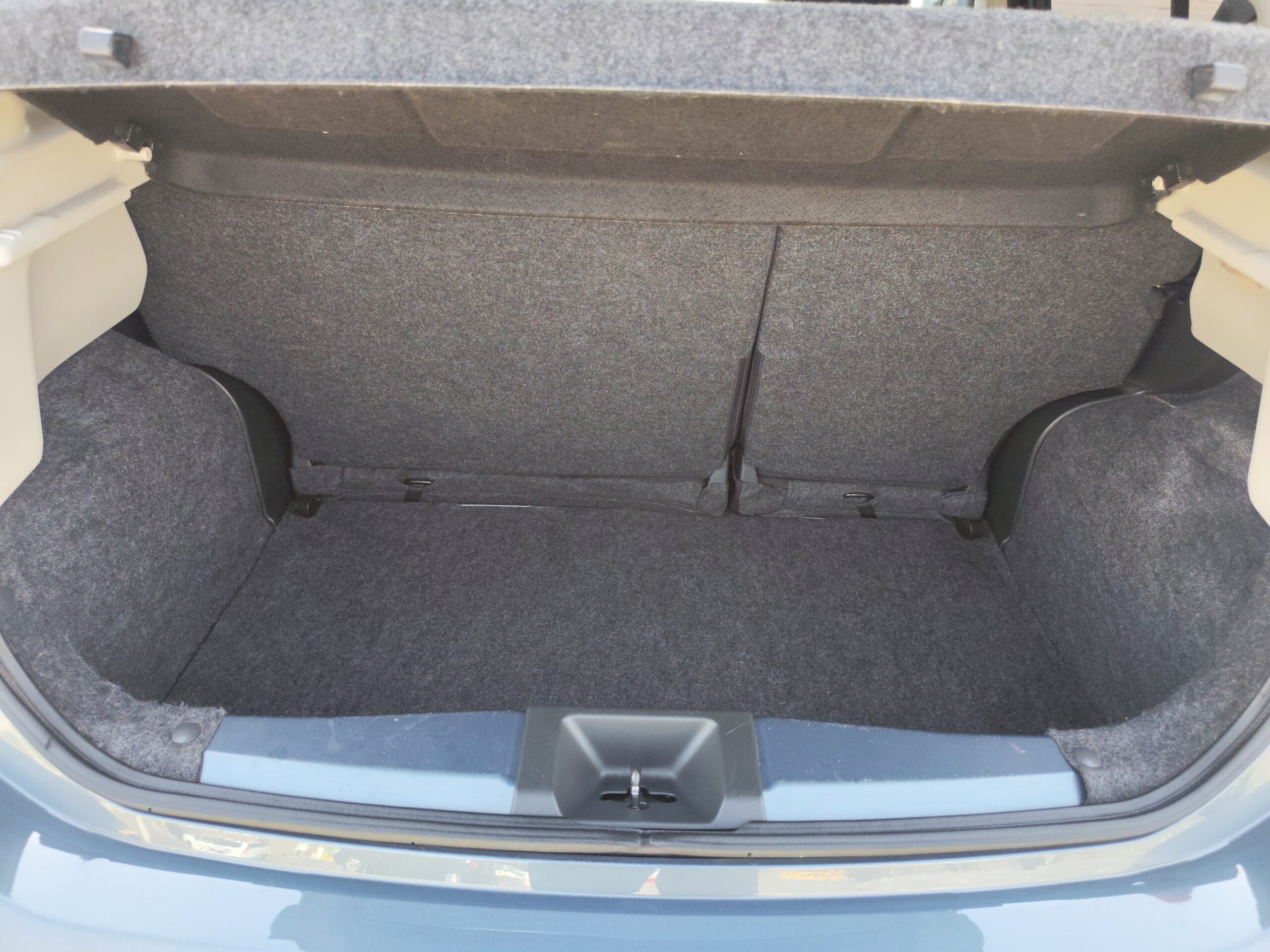 NISSAN MICRA 1.2 GASOLINA 98 CV 144.000 KM 2012 MANUAL